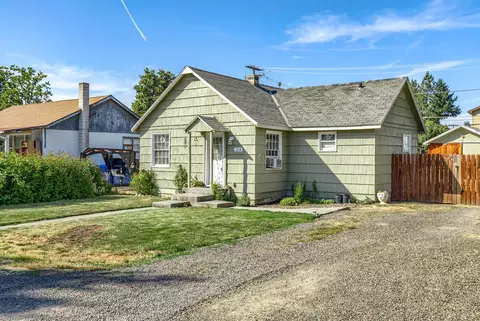 124 Napa St, Eagle Point, OR 97524
