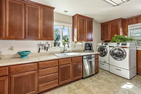 124 Napa St, Eagle Point, OR 97524 photo 10