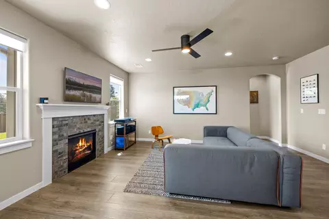 63872 Wellington St, Bend, OR 97701 photo 8