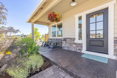 63872 Wellington St, Bend, OR 97701 photo 3