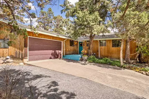 2877 NE Lotno Dr, Bend, OR 97701