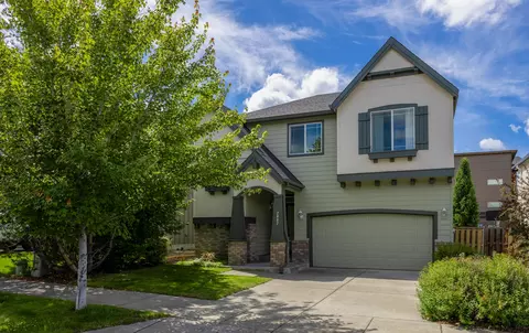 2802 NE Sedalia Loop, Bend, OR 97701