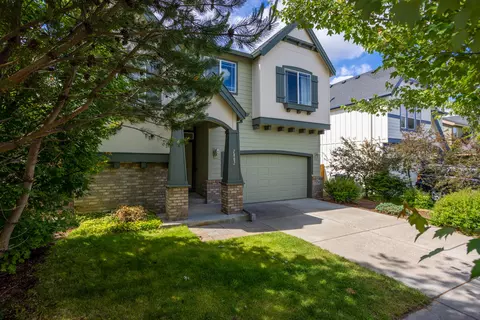 2802 NE Sedalia Loop, Bend, OR 97701 photo 2