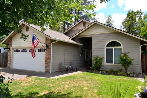 2115 SW Ford St, Grants Pass, OR 97526