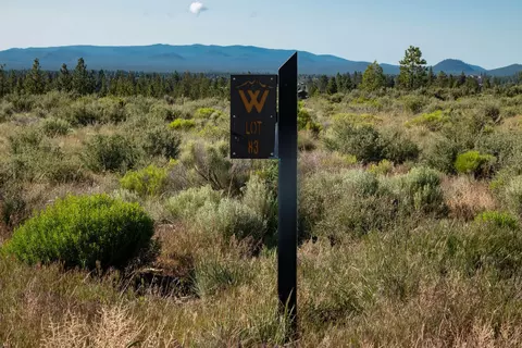 19051 Horizon View Dr #83, Bend, OR 97703
