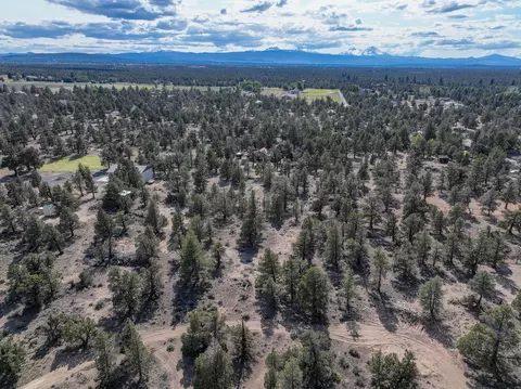 63980 Pioneer Loop, Bend, OR 97701 photo 12