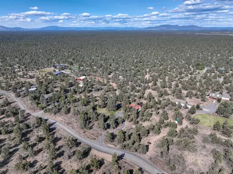 63980 Pioneer Loop, Bend, OR 97701 photo 33