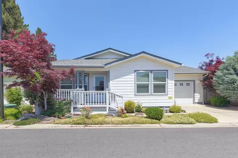 795 Hampton Way, Grants Pass, OR 97526