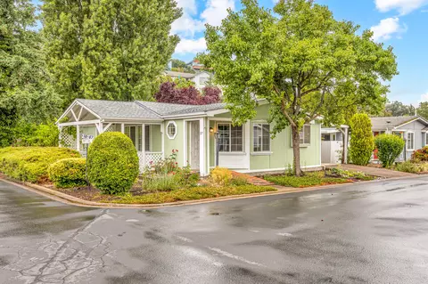 4624 S Pacific Hwy #57, Phoenix, OR 97535