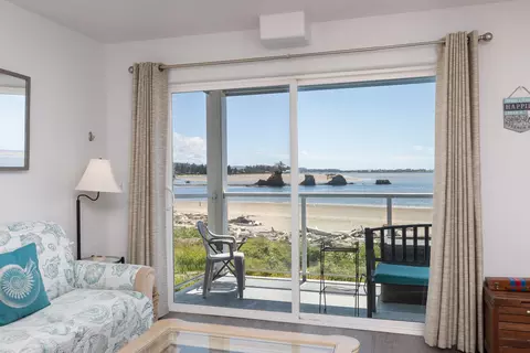 5201 SW Highway 101 # 208, Lincoln City, OR 97367