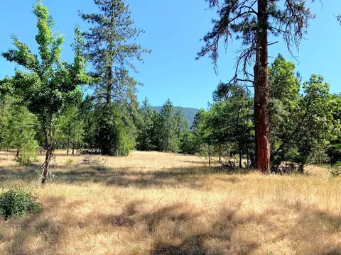 260 Hoffman Way, Grants Pass, OR 97526