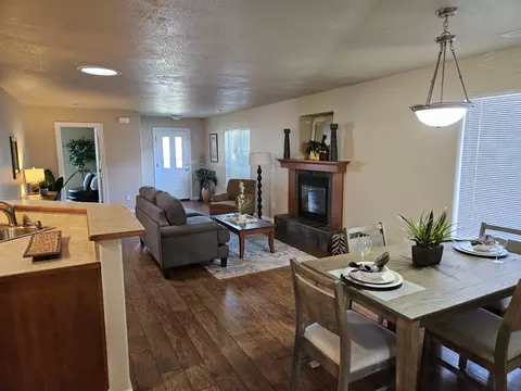 328 Cheney Loop, Central Point, OR 97502 photo 3