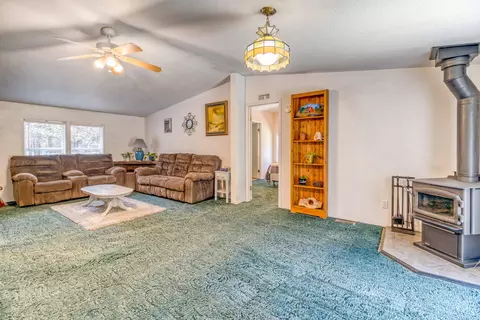 16048 Cascade Ln, La Pine, OR 97739 photo 24