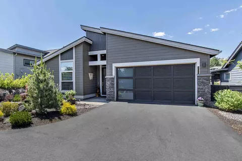 2735 NW Rippling River Ct, Bend, OR 97703