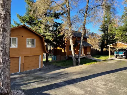 1029 Pine St, Rogue River, OR 97537