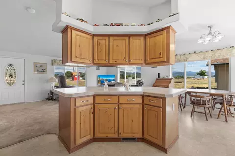 217 Ayres Rd, Eagle Point, OR 97524 photo 9