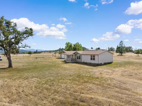 217 Ayres Rd, Eagle Point, OR 97524 photo 27