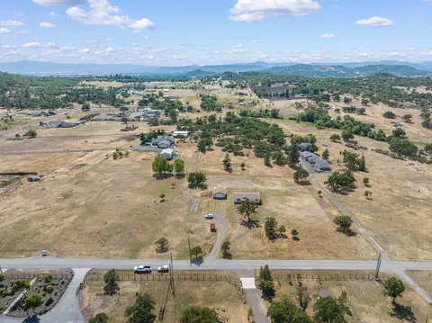 217 Ayres Rd, Eagle Point, OR 97524 photo 21