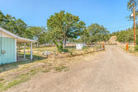 380 Greenleaf Dr, Eagle Point, OR 97524 photo 22