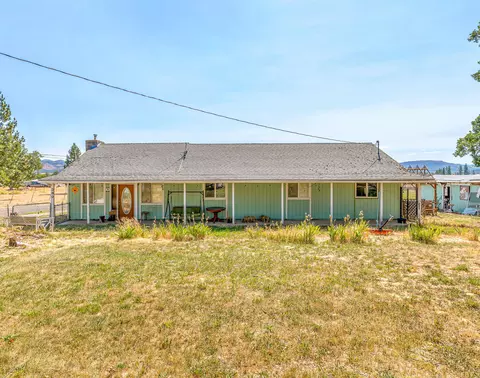 380 Greenleaf Dr, Eagle Point, OR 97524 photo 2