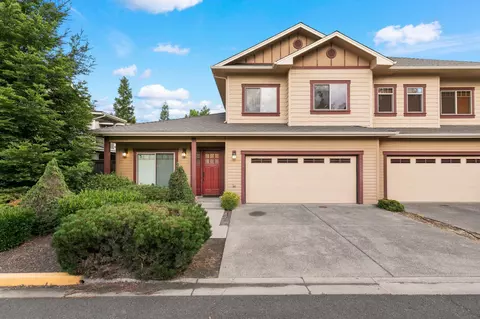 1792 SE Hill Park Pl, Grants Pass, OR 97526