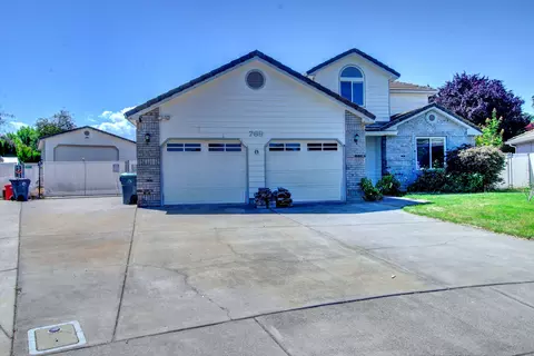 769 Mallory Ct, Central Point, OR 97502