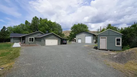 382 E Main St, Mount Vernon, OR 97865 photo 4