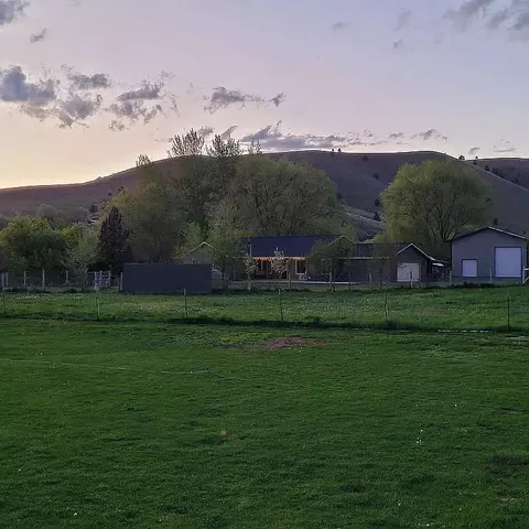 382 E Main St, Mount Vernon, OR 97865