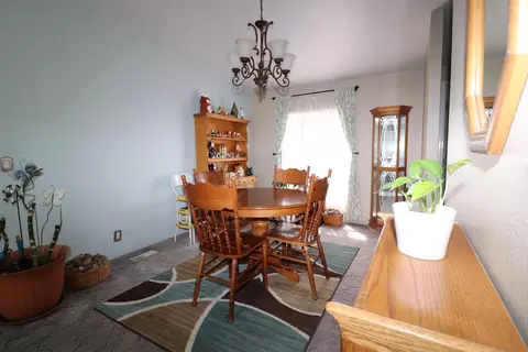 633 E Archwood Dr UNIT 2, Eagle Point, OR 97524 photo 9