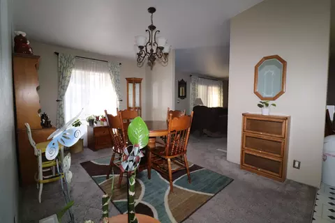 633 E Archwood Dr UNIT 2, Eagle Point, OR 97524 photo 8