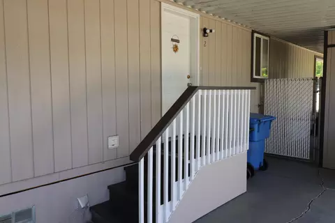 633 E Archwood Dr UNIT 2, Eagle Point, OR 97524 photo 3