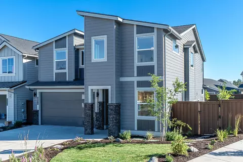 3034 NE Red Jasper Pl, Bend, OR 97701