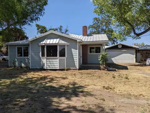3218 Willow Springs Rd, Central Point, OR 97502