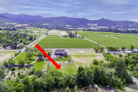 7335 Wagner Creek Rd, Talent, OR 97540