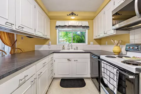 209 Ash St, Phoenix, OR 97535 photo 16