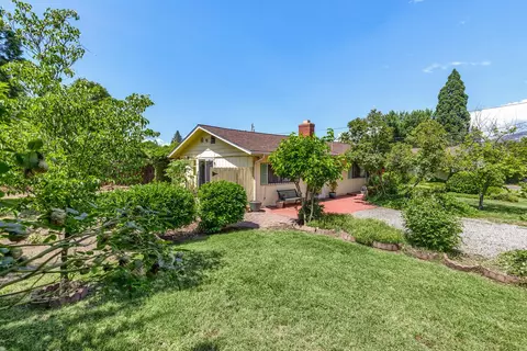 209 Ash St, Phoenix, OR 97535 photo 6