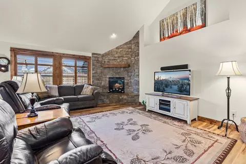 20589 Dylan Loop, Bend, OR 97702 photo 14