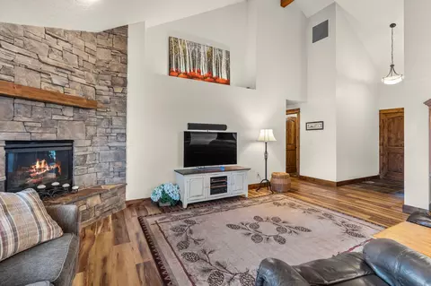 20589 Dylan Loop, Bend, OR 97702 photo 5