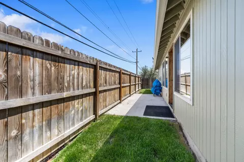 20589 Dylan Loop, Bend, OR 97702 photo 25