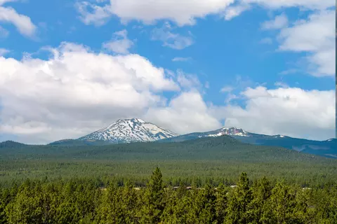132 NW Phils Loop, Bend, OR 97703 photo 44