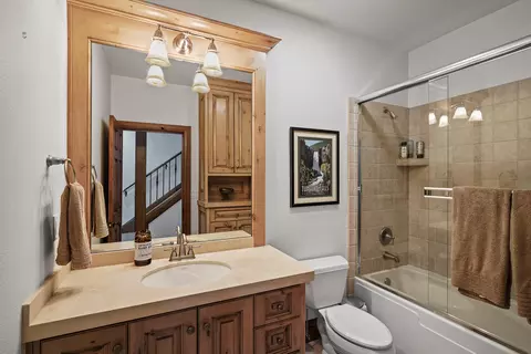 132 NW Phils Loop, Bend, OR 97703 photo 31