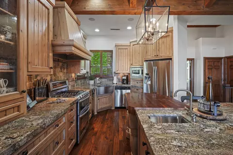 132 NW Phils Loop, Bend, OR 97703 photo 8