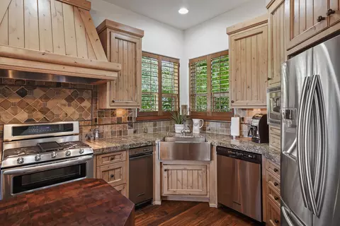 132 NW Phils Loop, Bend, OR 97703 photo 7