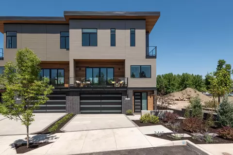 213 SW Log Ct, Bend, OR 97702
