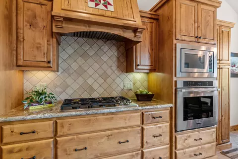 19465 Golden Meadow Loop, Bend, OR 97702 photo 12