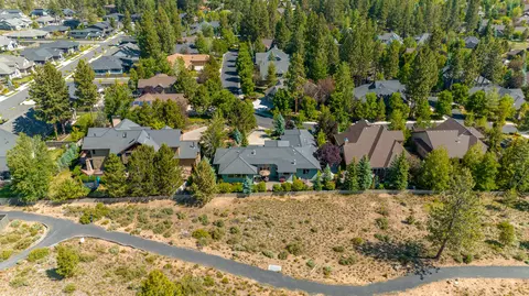 19465 Golden Meadow Loop, Bend, OR 97702 photo 4