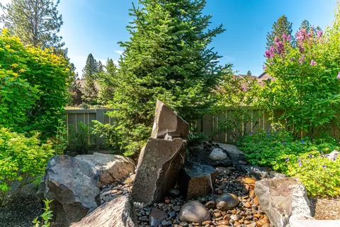 19465 Golden Meadow Loop, Bend, OR 97702 photo 37