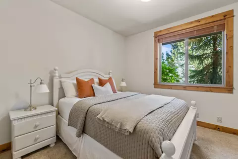 19465 Golden Meadow Loop, Bend, OR 97702 photo 25