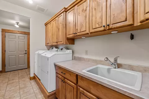 19465 Golden Meadow Loop, Bend, OR 97702 photo 31