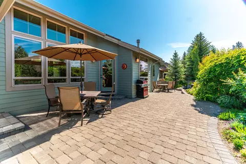 19465 Golden Meadow Loop, Bend, OR 97702 photo 34